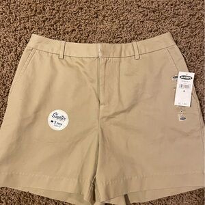 Old Navy khaki women’s shorts